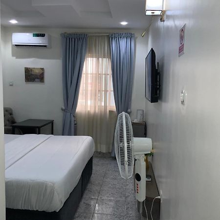 March Forte 3 Bedroom Apartment Ікеджа Екстер'єр фото
