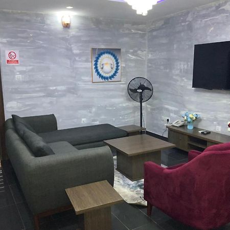 March Forte 3 Bedroom Apartment Ікеджа Екстер'єр фото