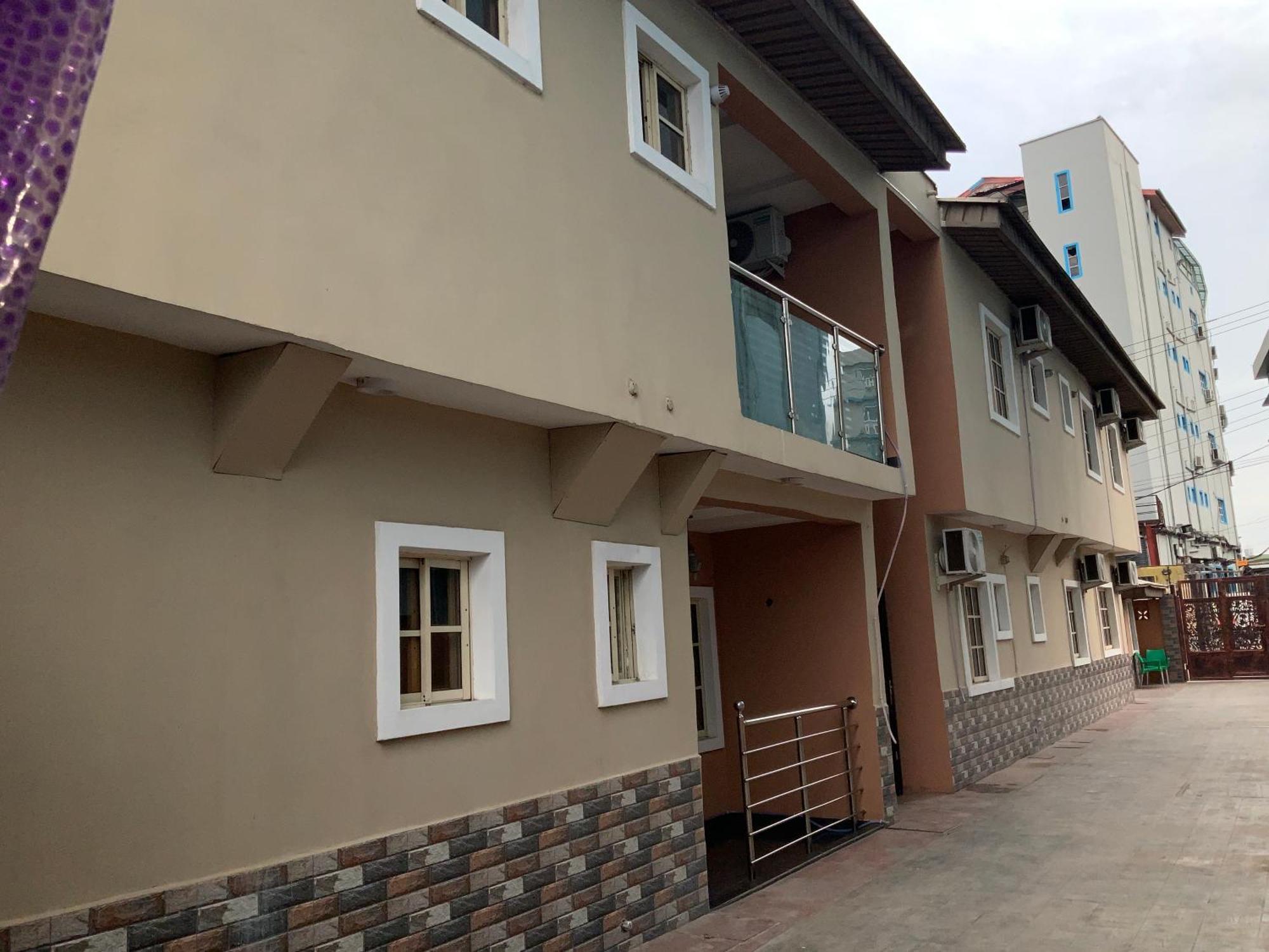 March Forte 3 Bedroom Apartment Ікеджа Екстер'єр фото