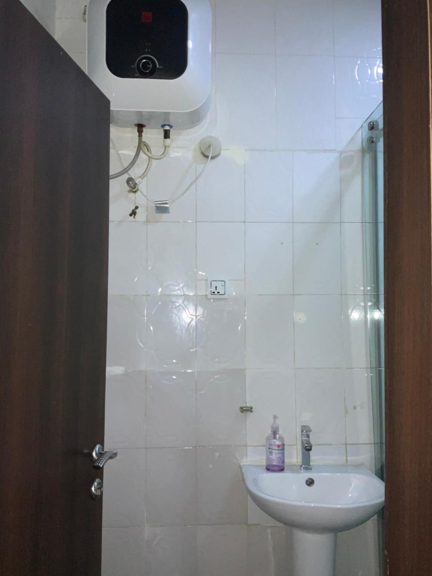 March Forte 3 Bedroom Apartment Ікеджа Екстер'єр фото