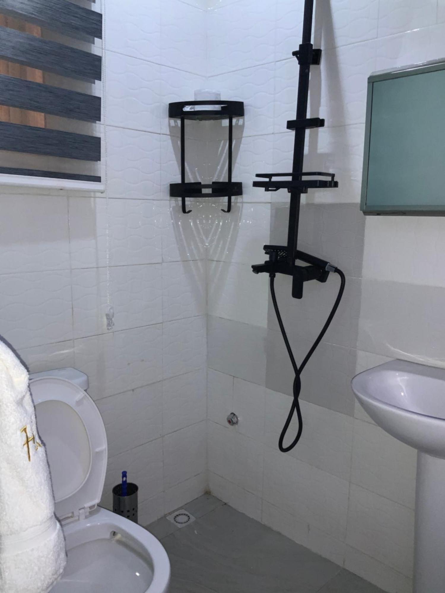 March Forte 3 Bedroom Apartment Ікеджа Екстер'єр фото