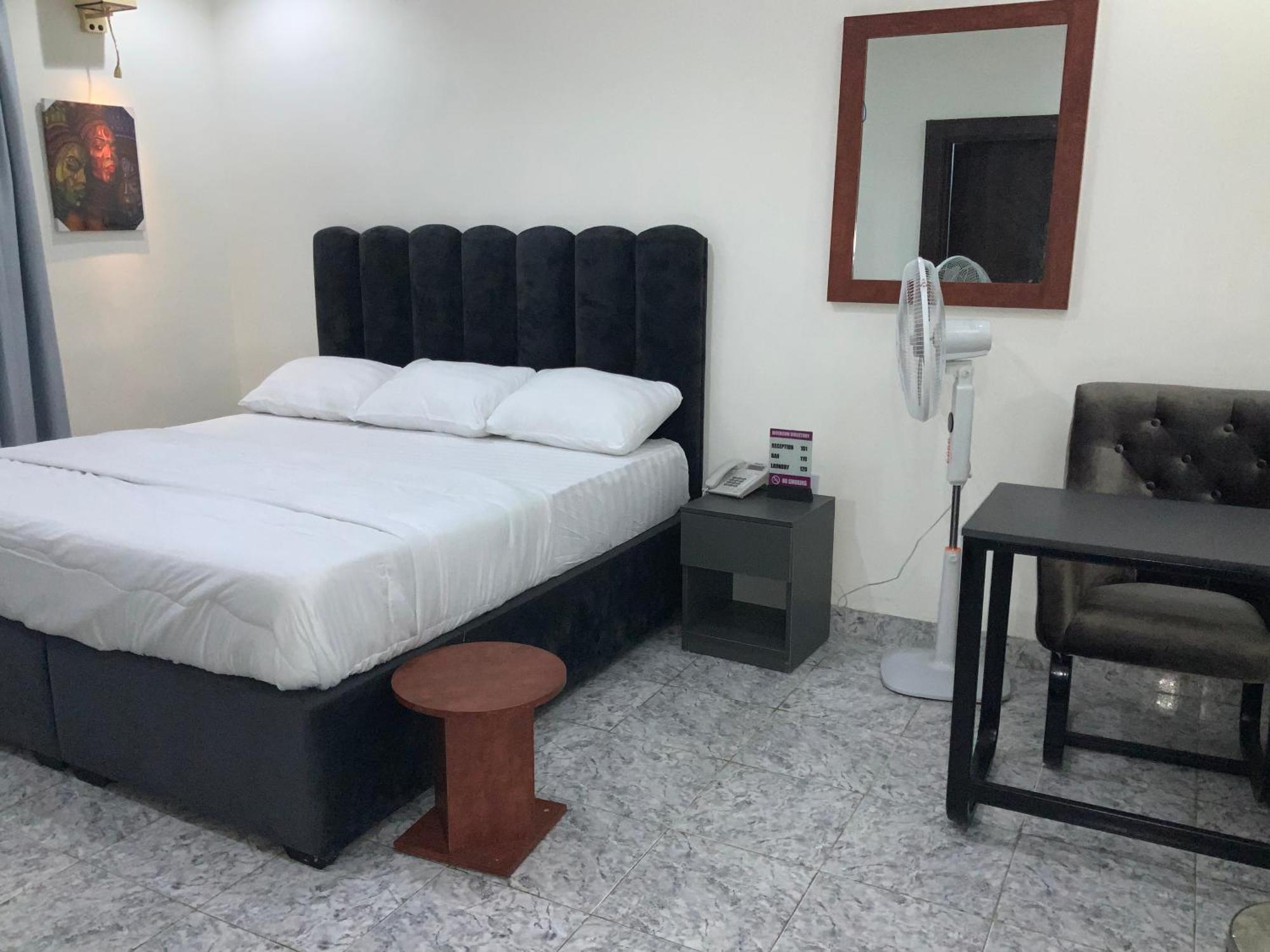 March Forte 3 Bedroom Apartment Ікеджа Екстер'єр фото