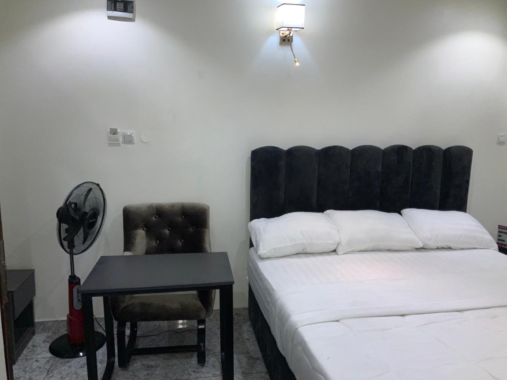 March Forte 3 Bedroom Apartment Ікеджа Екстер'єр фото
